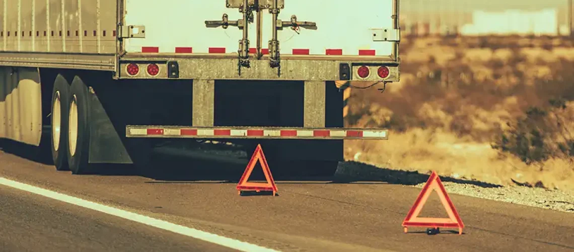 Semi-Truck broken down on the side of the road in Decatur, IL, needing emergency roadside assistance